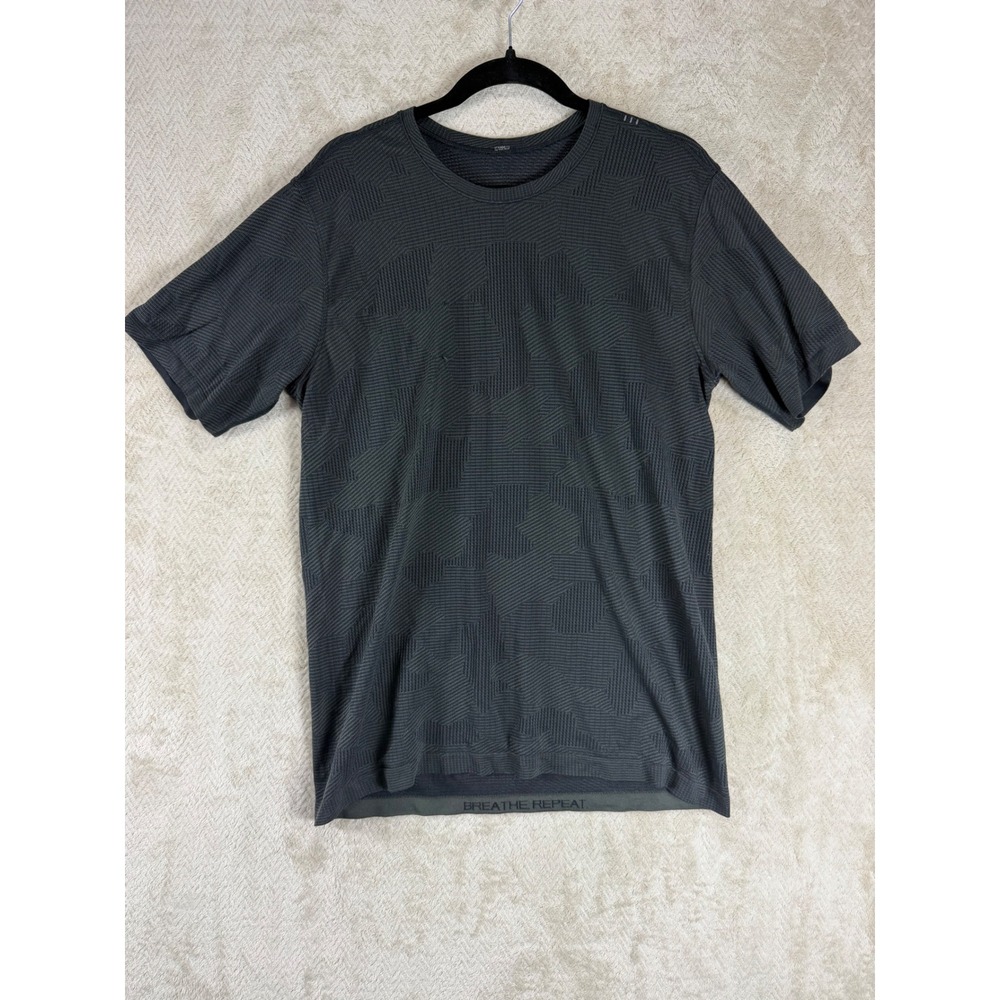 Lululemon Metal Vent Tech Short Sleeve Shirt Mens Large Gray Geometric Gym Tee